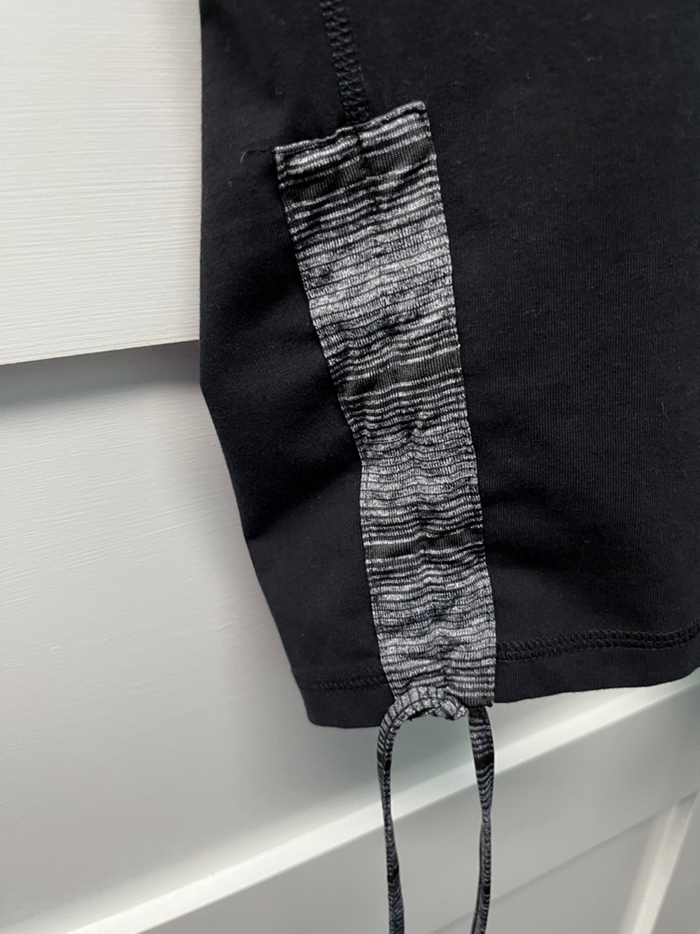 Made For Life Black & Gray Active Set Top & Capri Pants Size Large - Picture 9 of 10